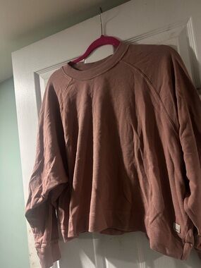 Vuori Crewneck Sweatshirt in Muted Mauve